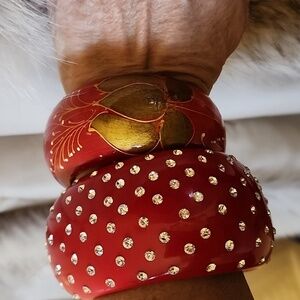 Vintage Holiday‎ Red Bangle set